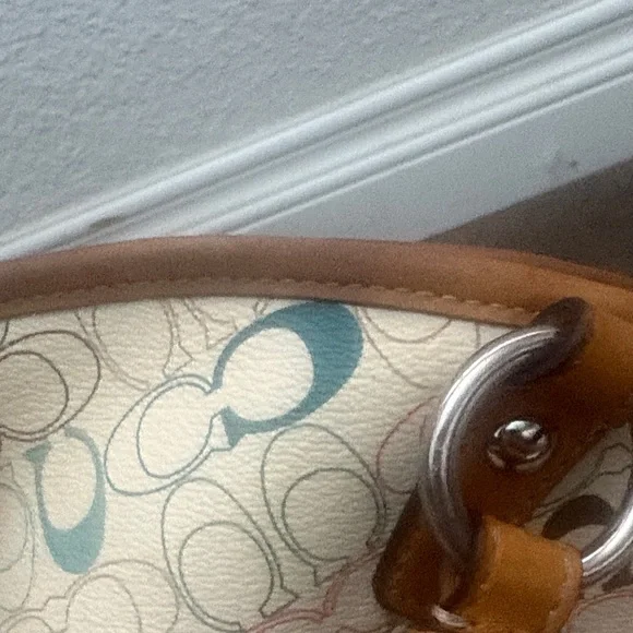 Coach Multicolor Signature Shoulder Bag with Tan Accents - Picture 5 of 7